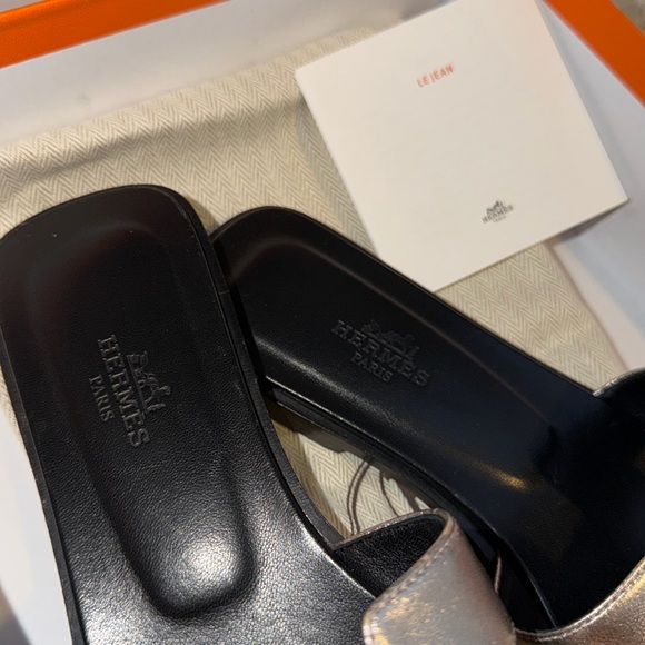 Hermes Oran Rose Gold Sandals - Picture 2 of 7